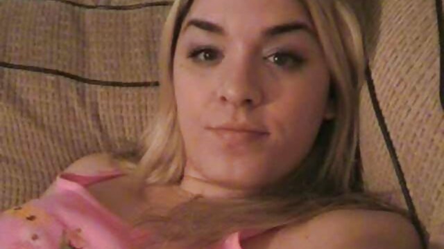 Sie zog Ihre porno mit reifen Schwester in Ihr Zimmer