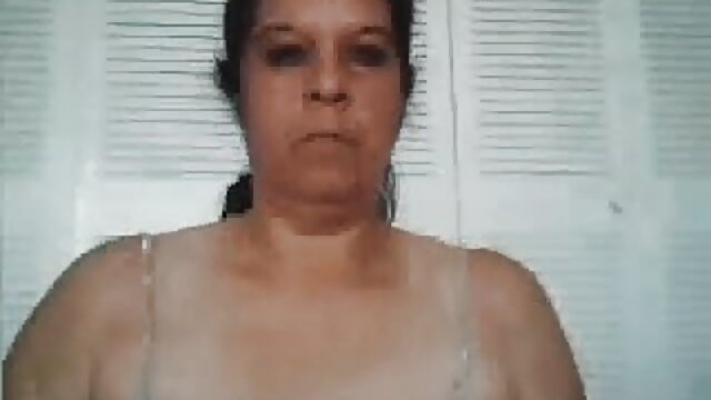 Sie brennt ein Handwerk und beschlossen, sich reife deutsche porn selbst zu helfen und zu entspannen