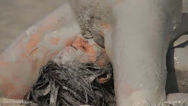 Kann Ente mit reifem Mann reife mature porn und zwei jungen finden
