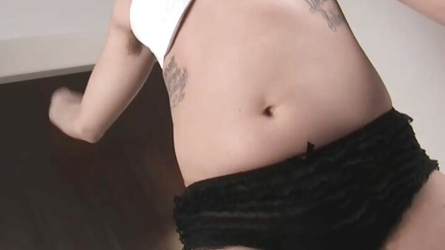 Hot reife sex tube mom mit einem Masseur auf dem Tisch