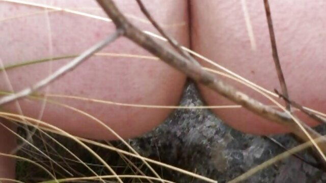 Das gratis pornos mit reifen frauen Monster Frosch Flucht aus einem Kind mit einer langen Zunge